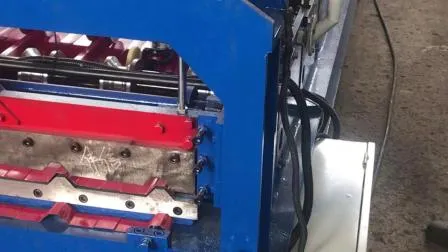 屋根瓦等を成形する機械